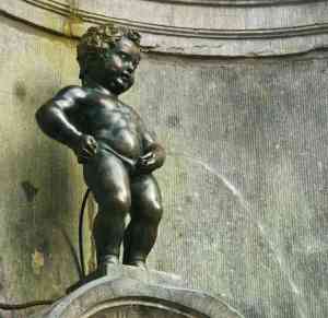 peeing fountain boy